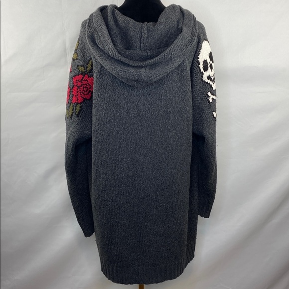 Torrid Grey Skull, Rose & Heart Embroidered Knit Full-Zip Sweater Hoodie 3X - Picture 2 of 7